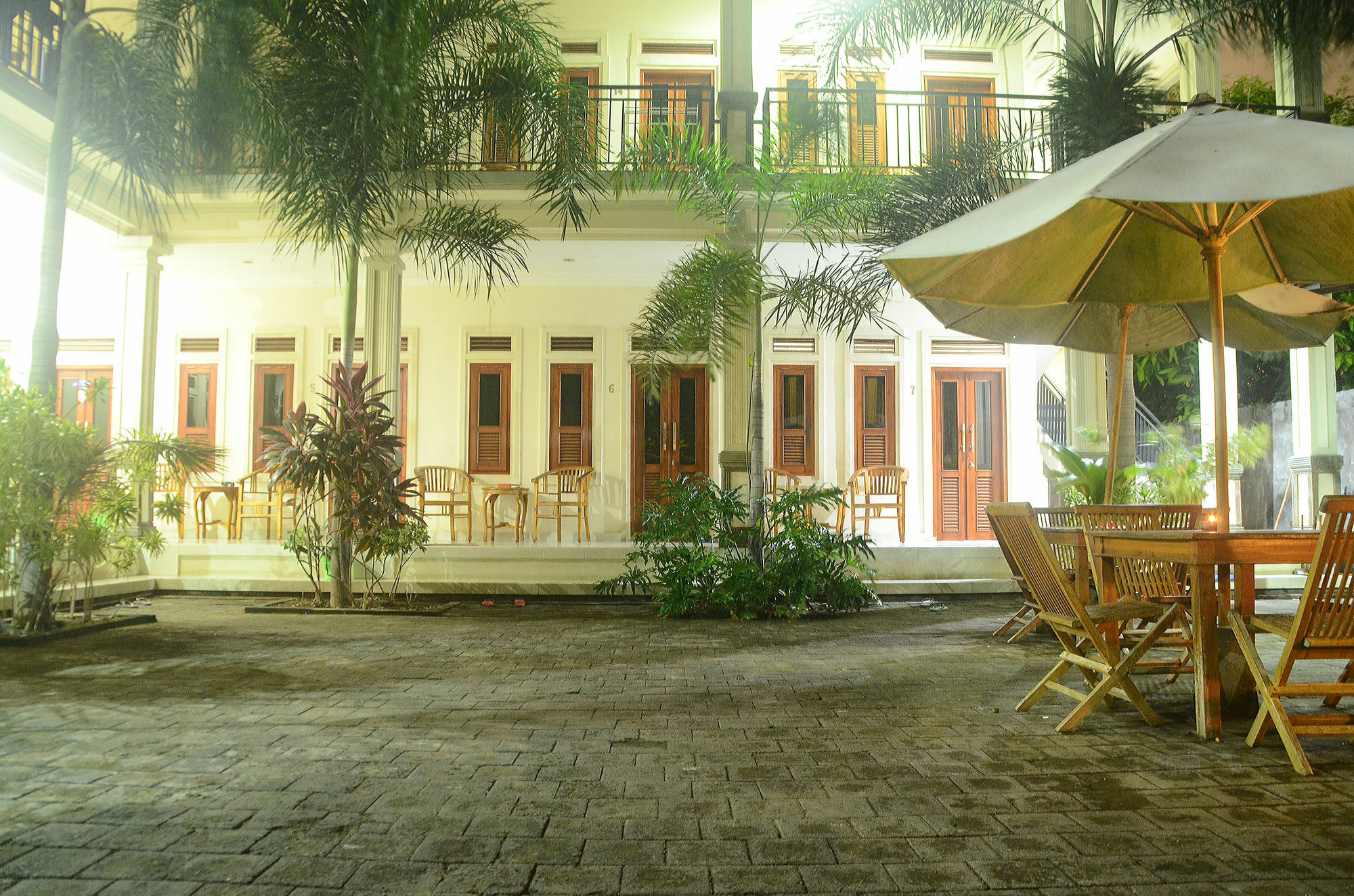 Budget Door Legian Inn Kuta Lombok Dış mekan fotoğraf